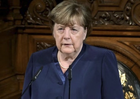    Меркель призвала Евросоюз к переговорам с Путиным по Украине