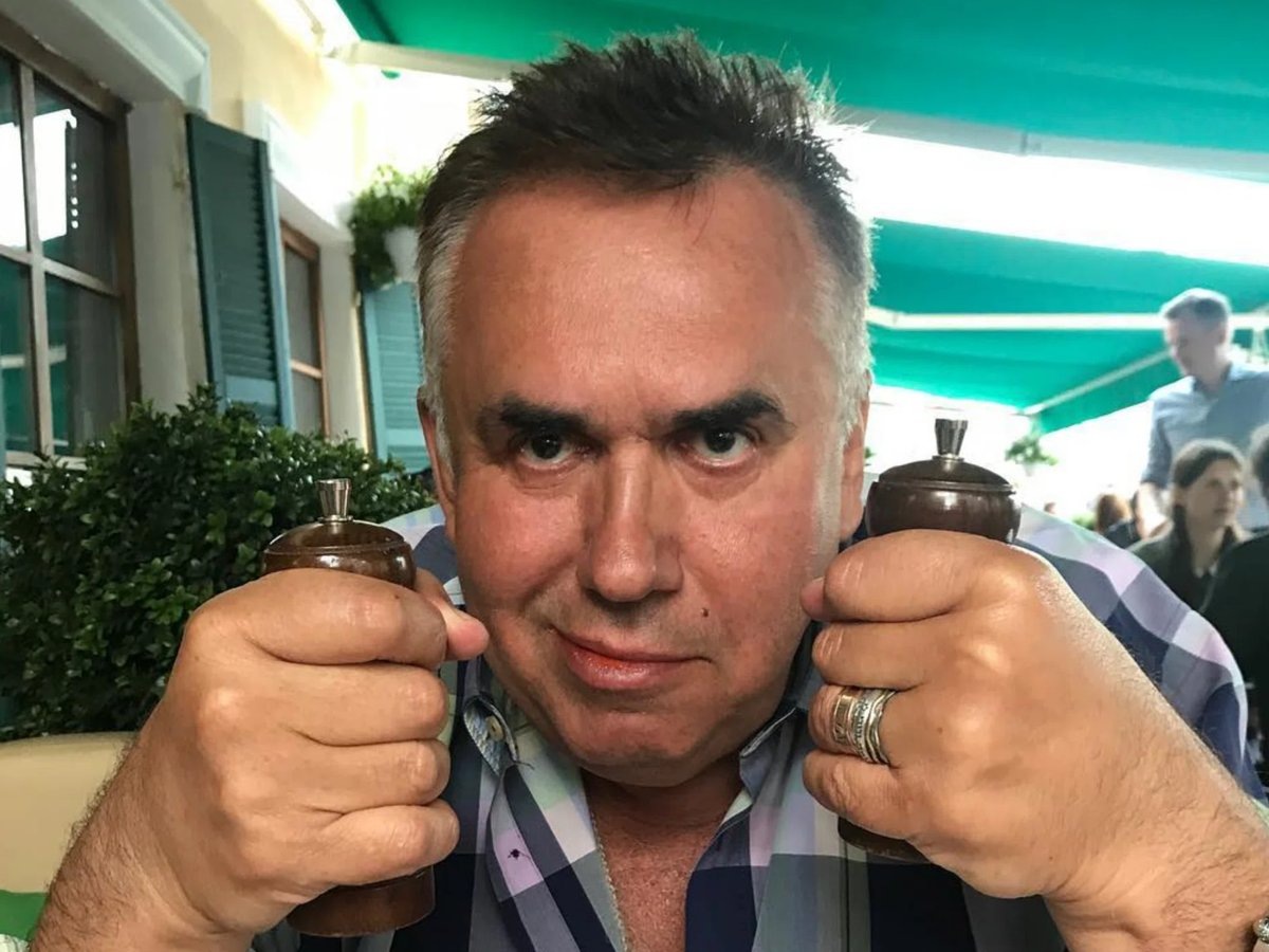     Богомолов больше подходил на должность художественного руководителя, заявил Садальский (на фото)