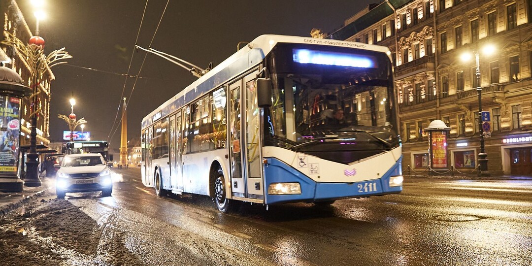 В центре Петербурга троллейбусам внезапно изменили маршруты