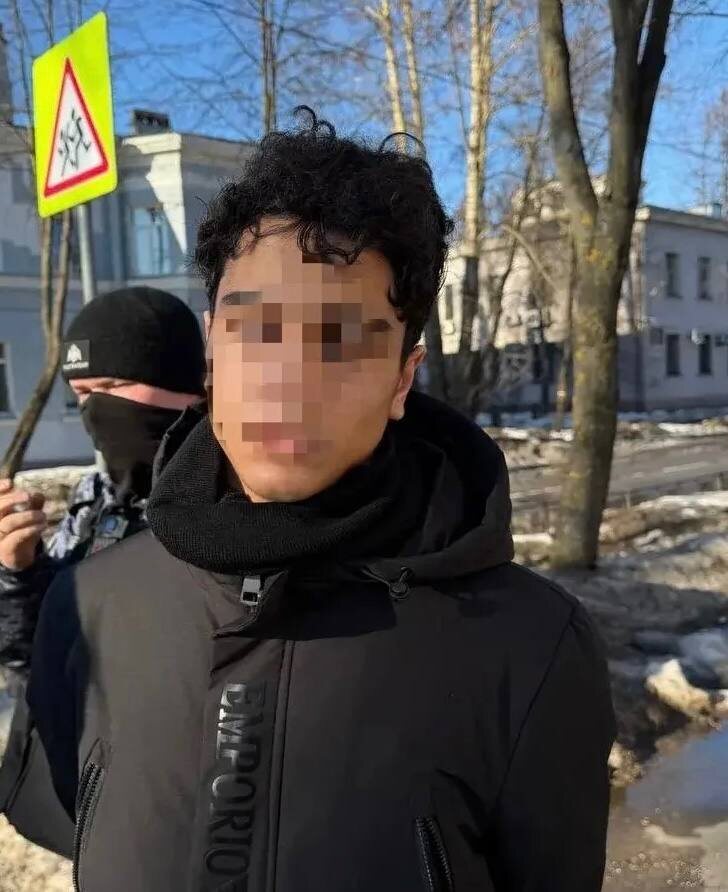    Росгвардия опубликовала фото парня, который поджег заправку в Петербурге