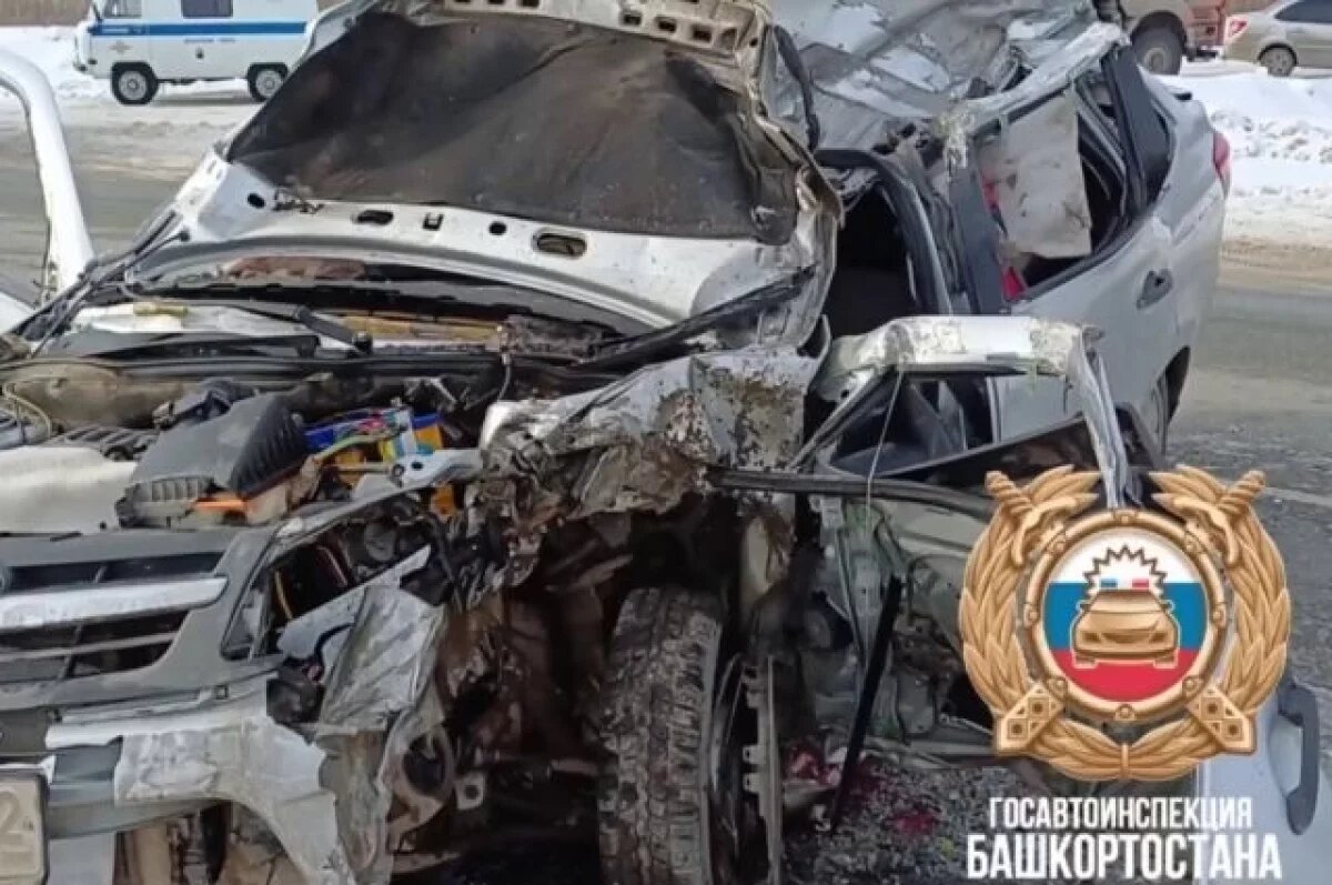    Один погиб и трое пострадали в ДТП с грузовиком в Башкирии