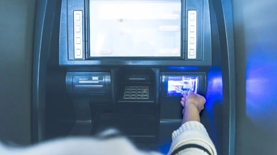 Подросток по заданию неизвестных поджёг отделение банка в Путилково