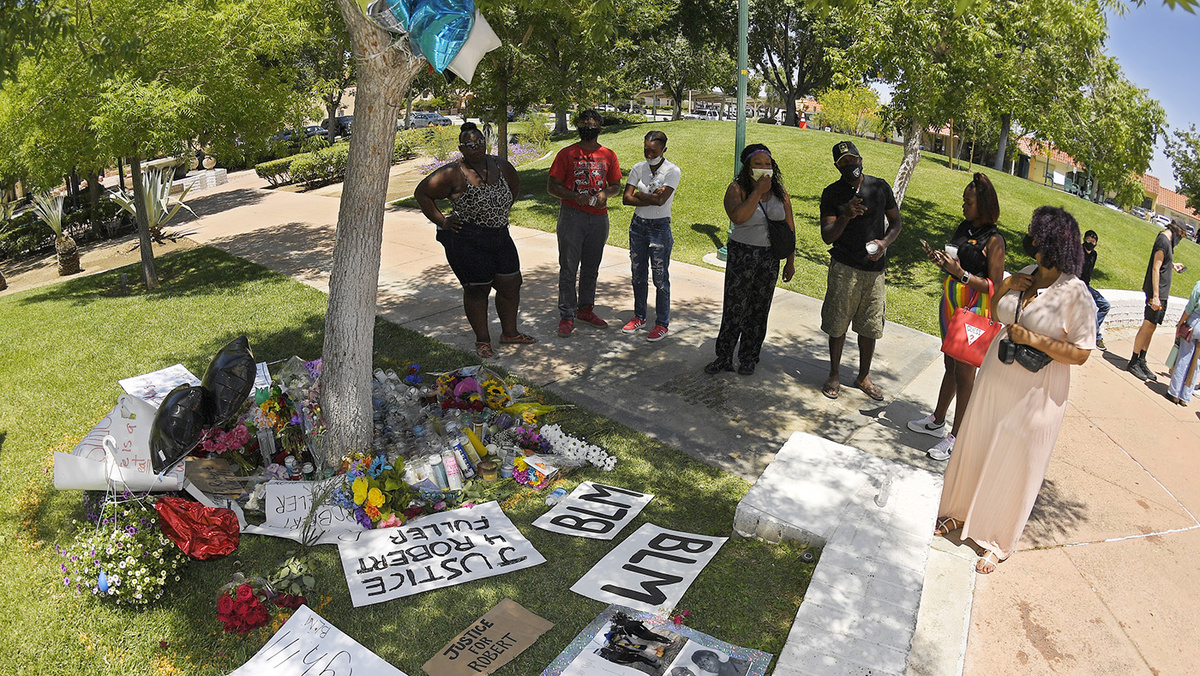   Mark J. Terrill / AP