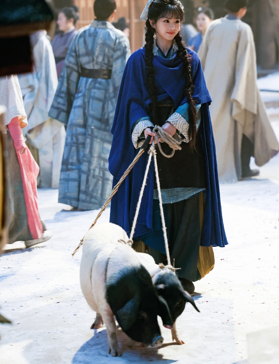 Кадр из дорамы. Героиня в исполнении Тянь Си Вэй.