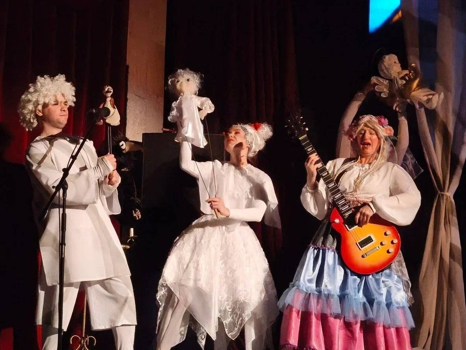    Зрители подарили артистам бурные аплодисменты. Фото - министерство культуры ЛНР