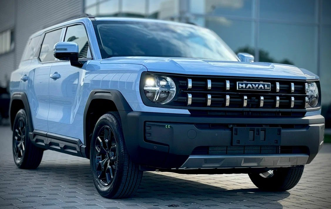 Картинка из Интернет. Забыл сфотографировать автомобиль, на котором катался на тест-драйве. Я думаю, вы и сами прекрасно знаете, как выглядит H3. Картинка - для заставки статьи )