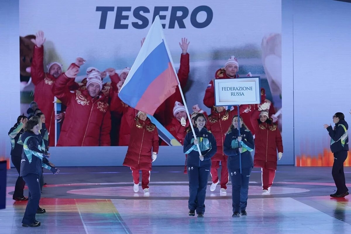    Паралимпийская команда России во время парада атлетов на церемонии открытия.