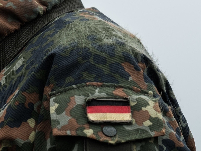     Военный бундесвера   
(сс) NATO North Atlantic Treaty Organization