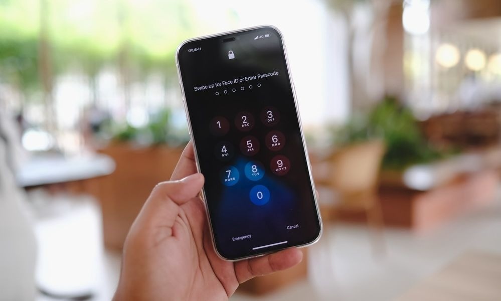    Как отключить Face ID, но оставить код-пароль. Изображение: idropnews.com