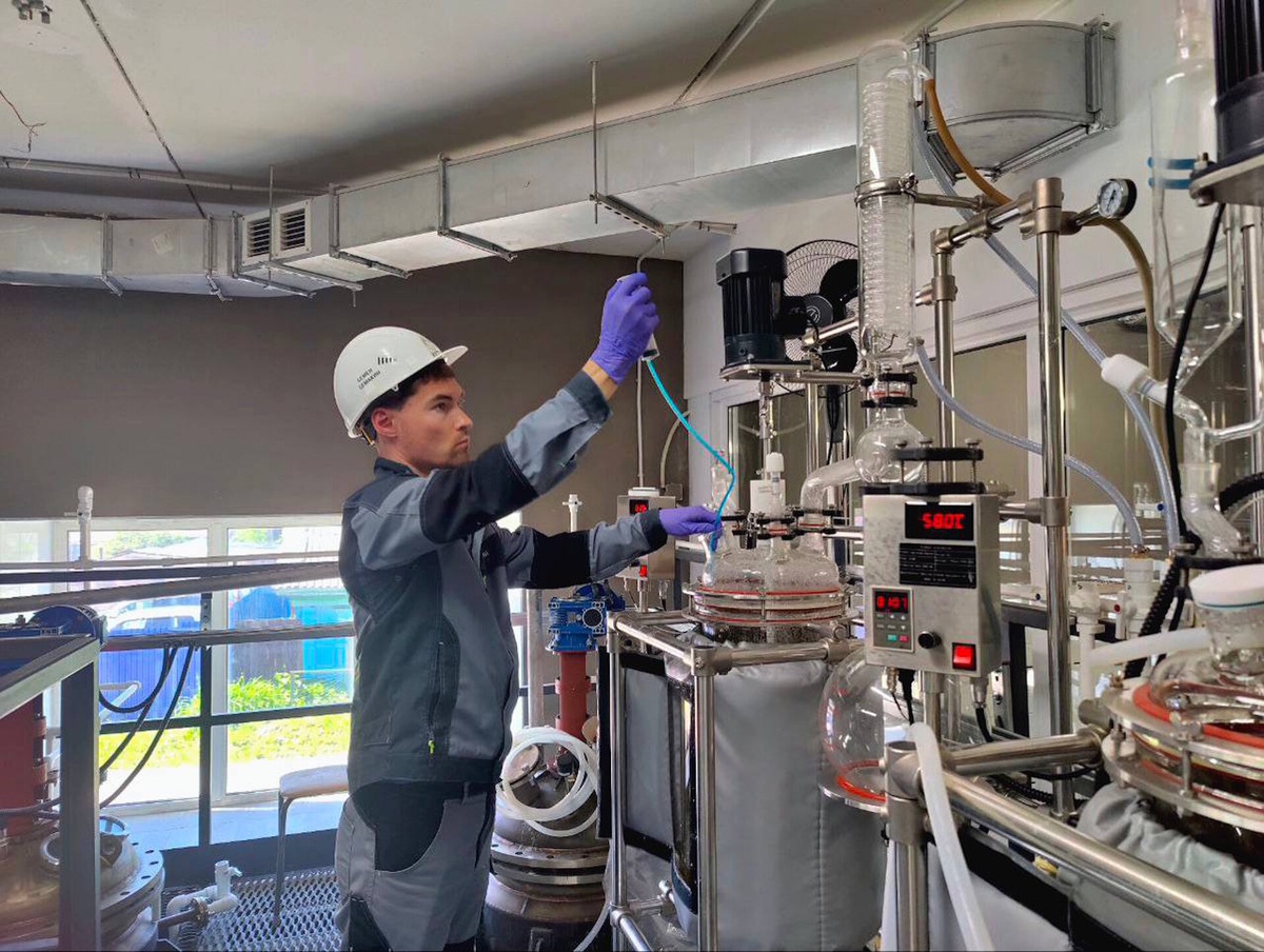    В составе томского ИХТЦ есть три производственные площадки. За десятилетие сотрудники центра выполнили более 600 научных и инженерных проектов, способствуя росту химической отрасли России. Источник: официальный Телеграм-канал Инжинирингового химико-технологического центра.