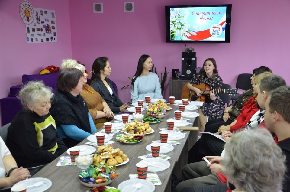    Акция «Цветы мамам Героев» проходит по всей территории России