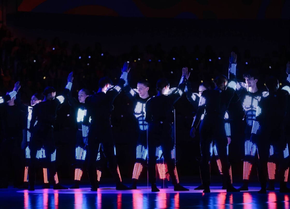    Яркое предматчевое шоу