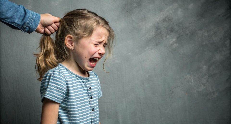 Прабабушка в ужасе: чиновник тайно забрал дочь погибшего бойца СВО в обход ее родных