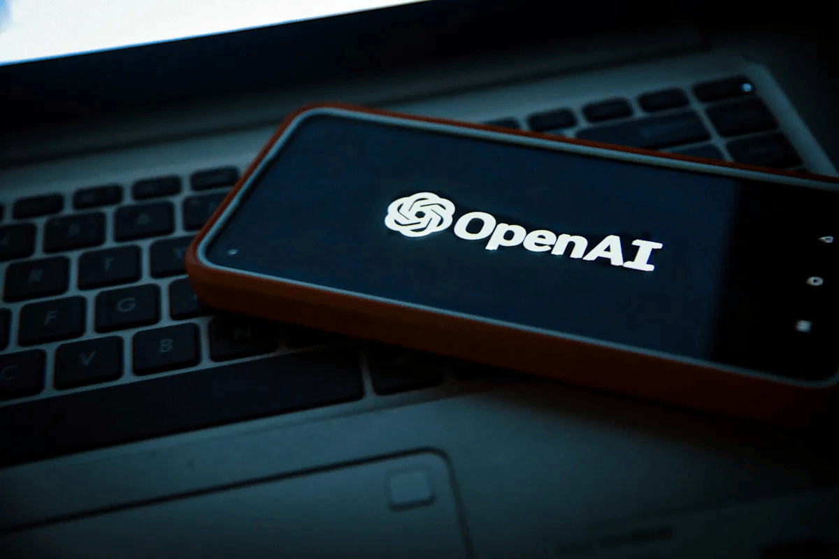 Пока разработчики привыкают объяснять ChatGPT, что именно нужно сделать, OpenAI уже строит систему, которой ничего объяснять не придется