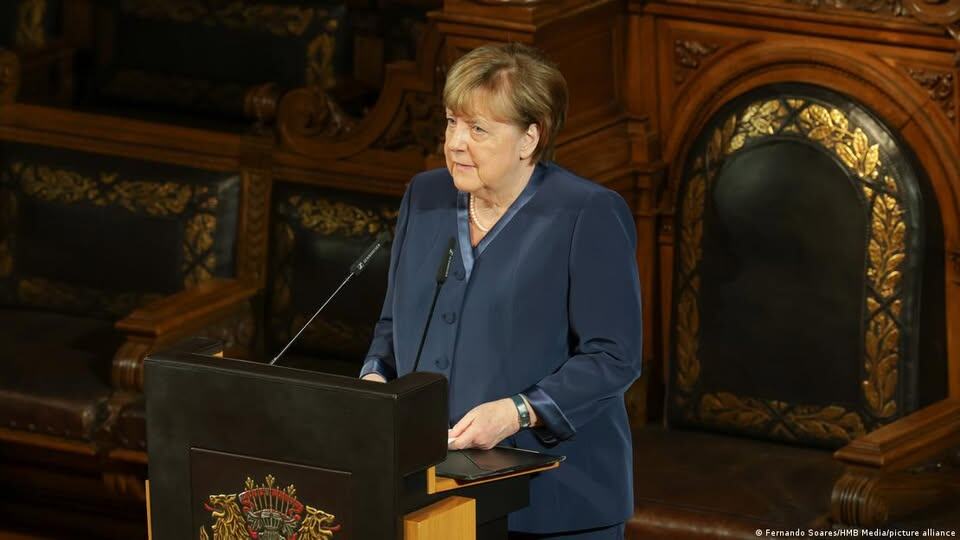 Ангела Меркель призывает ЕС договариваться с Путиным. Нужно ли верить?