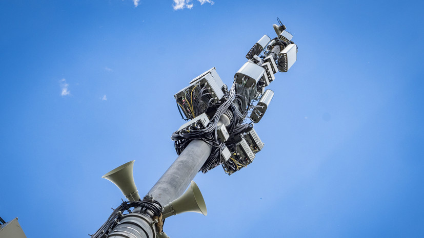 Жители Москвы жалуются на отключение мобильной связи и интернета. RT разобрался в ситуации