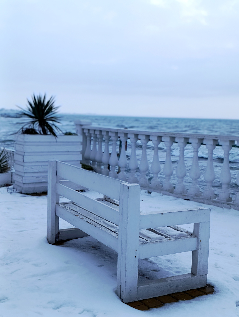 Снег и море. 