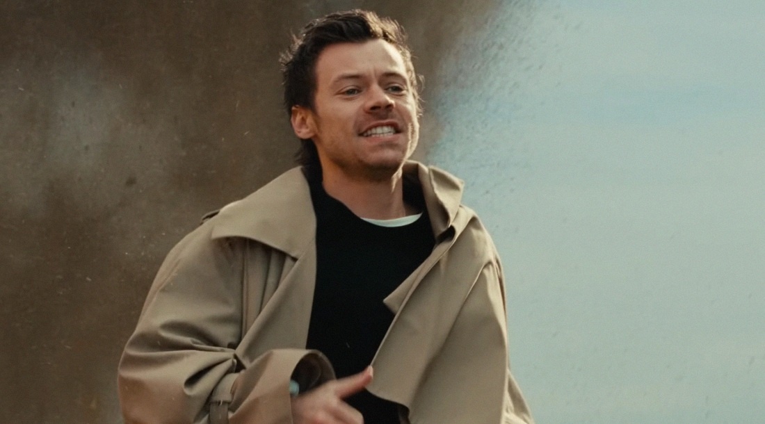     Кадр из клипа «American Girls»