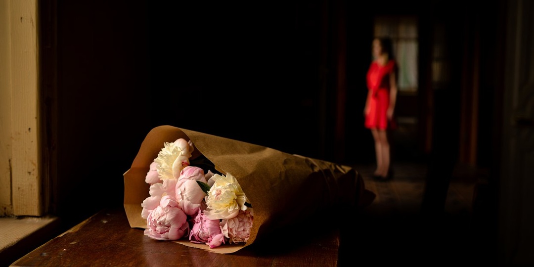 - Семь лет счастья оказались игрой — я принес домой цветы для коллег и не подозревал, что этот вечер станет концом моей семьи и карьеры