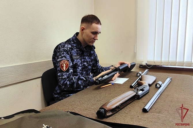 Тульские росгвардейцы отправили на СВО более 1000 единиц оружия