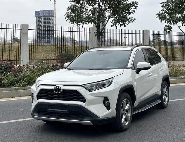 Toyota RAV4 - лидер мировых продаж 2025.