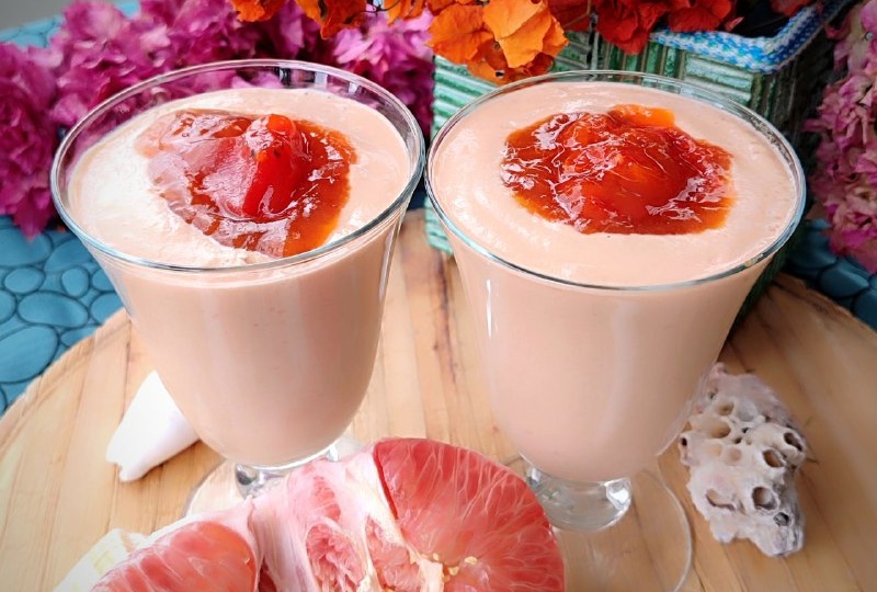 Смузи из зеленой гречки с помело.