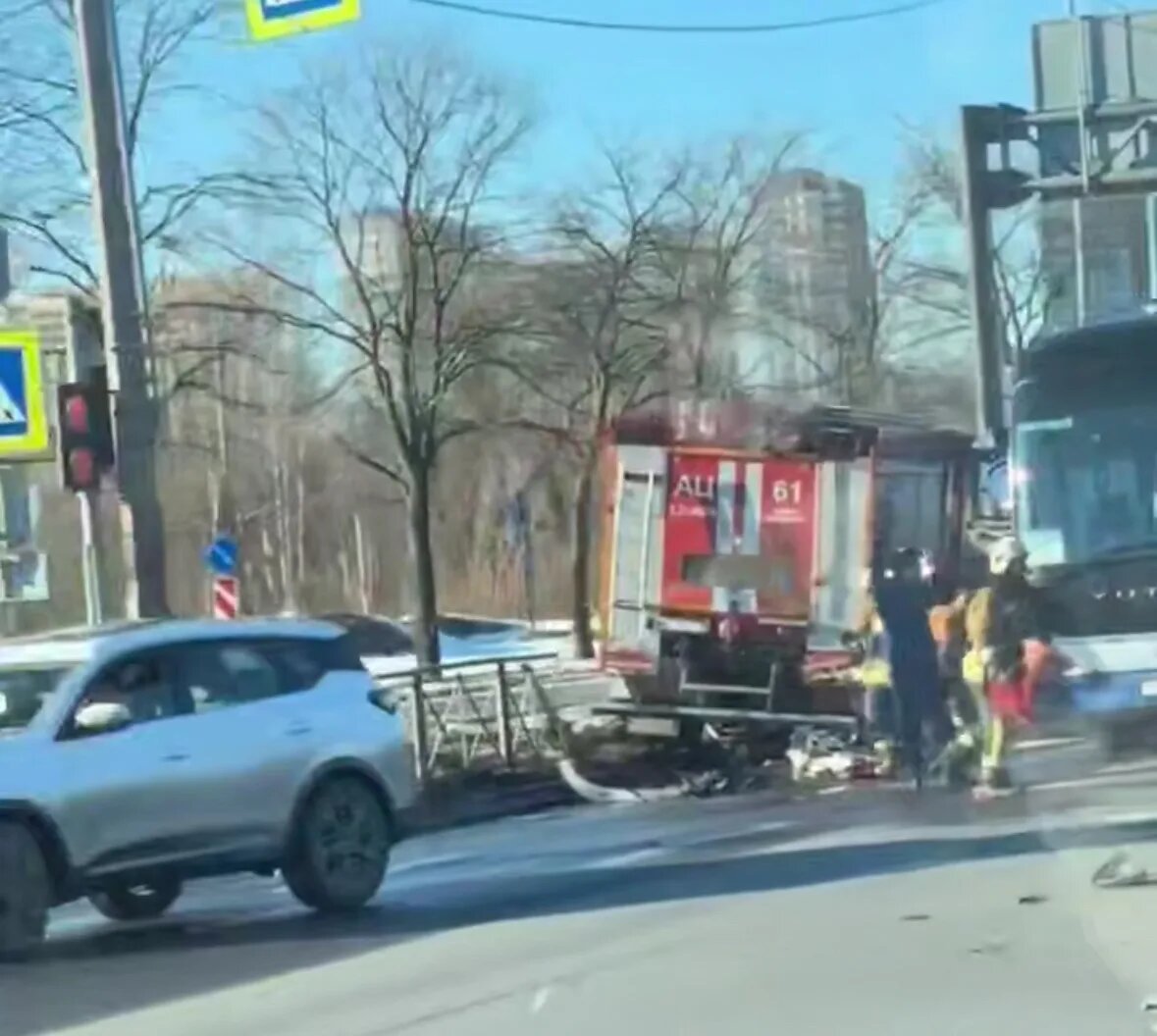    Фото: скриншот видео телеграм-канала «Мегаполис | ДТП и ЧП | Санкт-Петербург | Питер»
