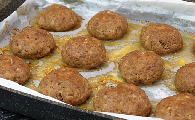 Как приготовить по-настоящему сочные котлеты: секрет жарки на бумаге, который изменит привычную кухню