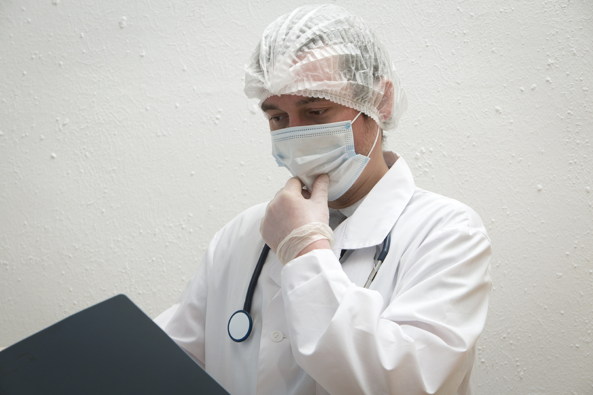    Врач маска больница ГЛ