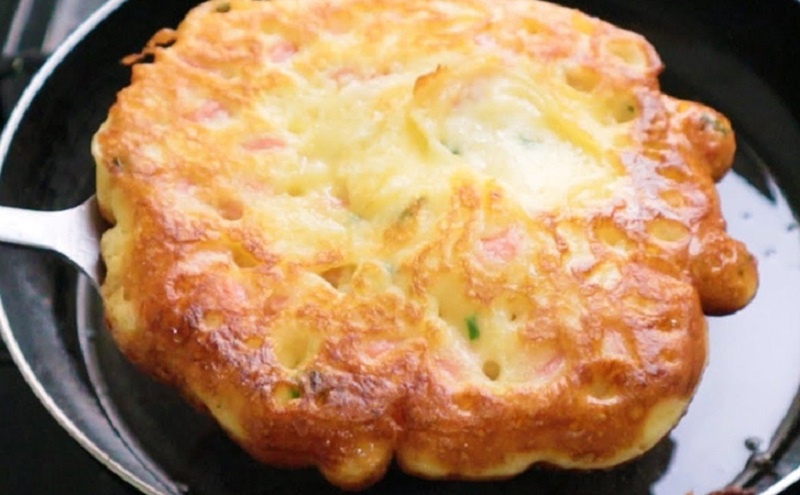 Оладьи-пирожки с колбасой: неожиданный секрет узбекской кухни, который перевернёт ваши представления о домашней выпечке