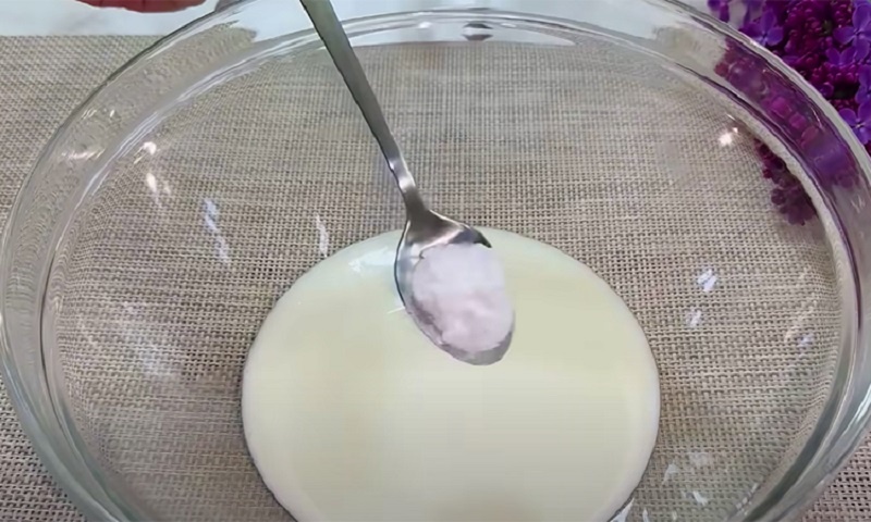 Оладьи-пирожки с колбасой: неожиданный секрет узбекской кухни, который перевернёт ваши представления о домашней выпечке