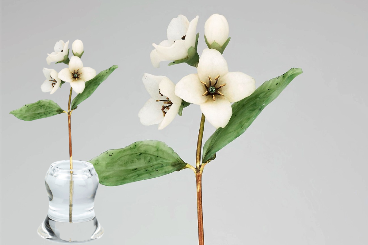 Чубушник, 1900 г. Золото, кварцит, оливин, нефрит, горный хрусталь © Британская королевская коллекция