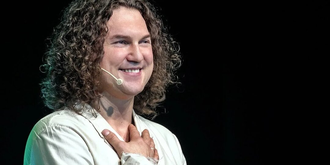 От деревенского самоучки до звезды фолка: Александр Бардин покорил Гнесинку, ушел от Кадышевой и стал «четырехкратным олимпийским чемпионом» по отцовству за 21 год