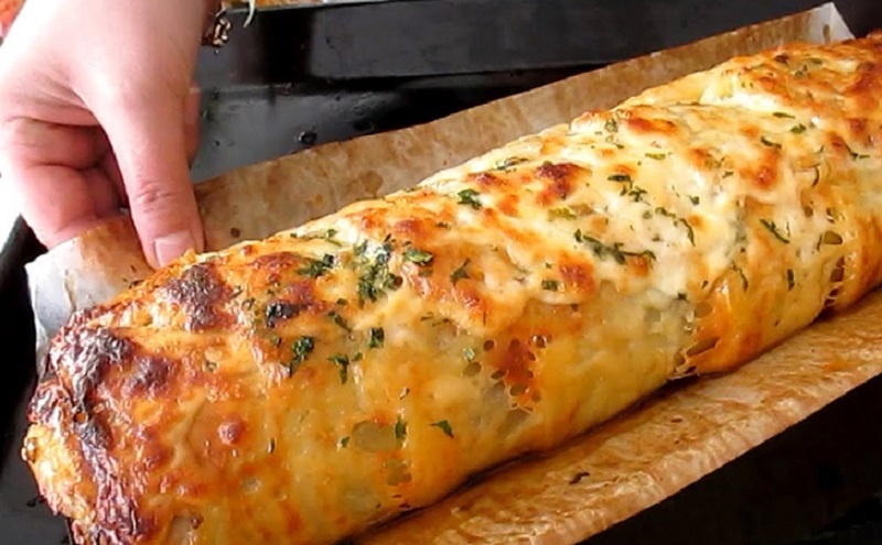 Рулет из фарша с картофелем: как превратить простые продукты в интерьерный кулинарный шедевр