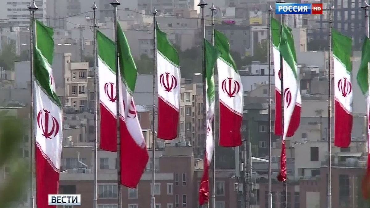   Иран флаги / телеканал "Россия 24"