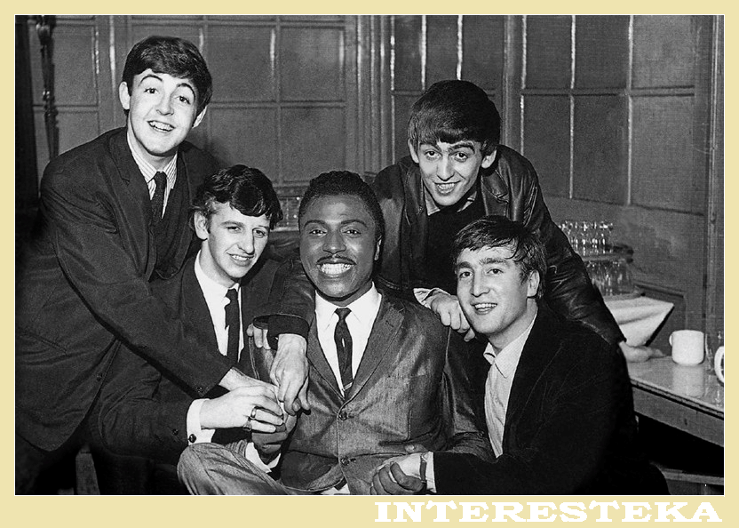 1962.10.12. Рядом с ''The Beatles'' перед выступлением в зале ''Tower Ballroom'' (г.Нью-Брайтон) - американский певец Литтл Ричард.