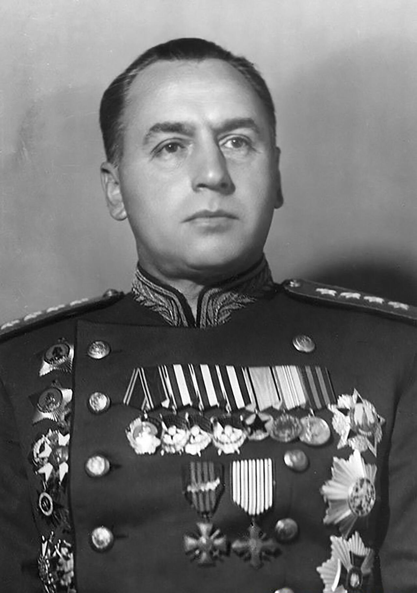 Алексей Иннокентьевич Антонов. Участвовал в разработке практически всех значимых операций советских войск в Великой Отечественной войне с декабря 1942 года.