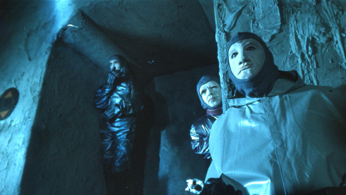     Провокаторы наготове   
Цитата из х/ф «Через тернии к звёздам». Реж. Ричард Викторов. 1980. СССР