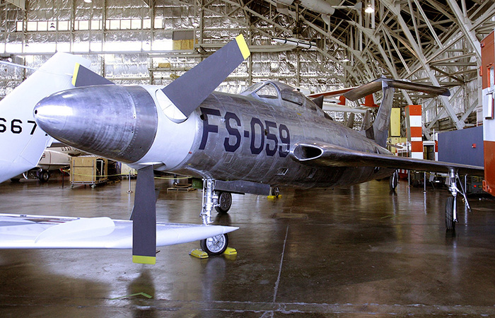 Как самый громкий в мире самолёт мучил пилотов и жителей городов