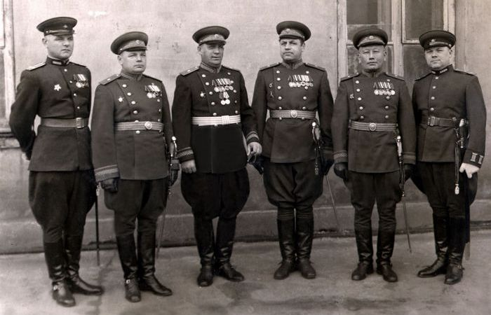 Зачем придумали галифе - одни из самых странных мужских брюк в истории