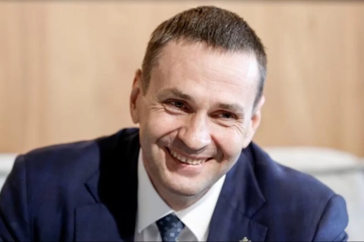    Дмитрий Демешин поздравляет женщин Хабаровского края с 8 Марта