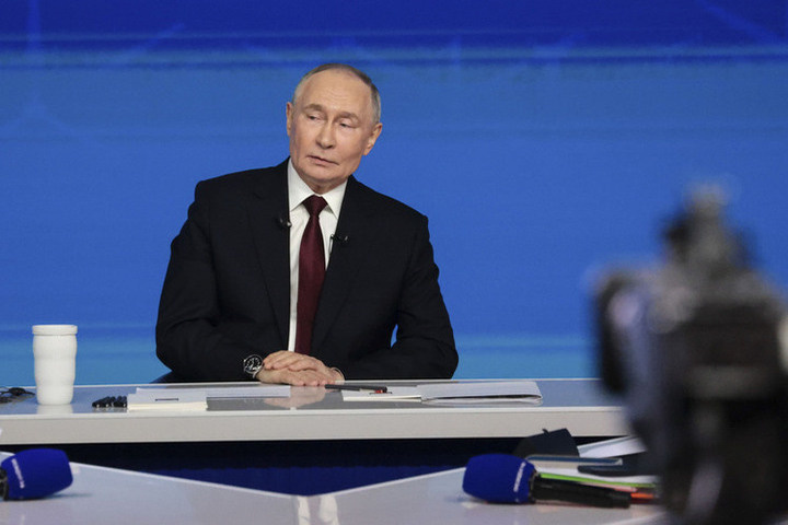 Путин поблагодарил женщин за смелость и мужество на СВО