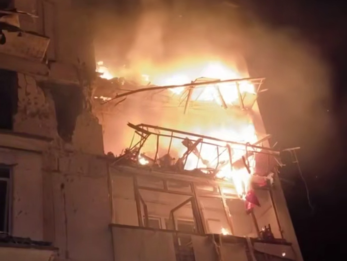    Последствия атаки БПЛА по многоквартирному дому в городе Васильевке Запорожской области | © Балицкий Евгений/Telegram