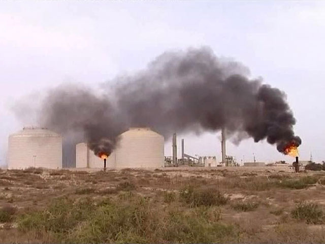    Иран. Нефть, нефтехранилище