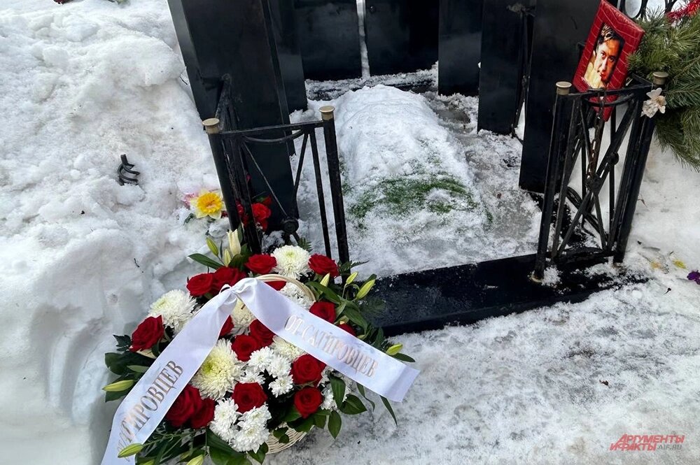    Могила Андрея Миронова на Ваганьковском кладбище. Фото: АиФ/ Мария Красникова