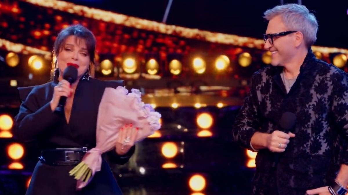 Ведущие праздничного выпуска шоу «Суперстар. Битва сезонов»