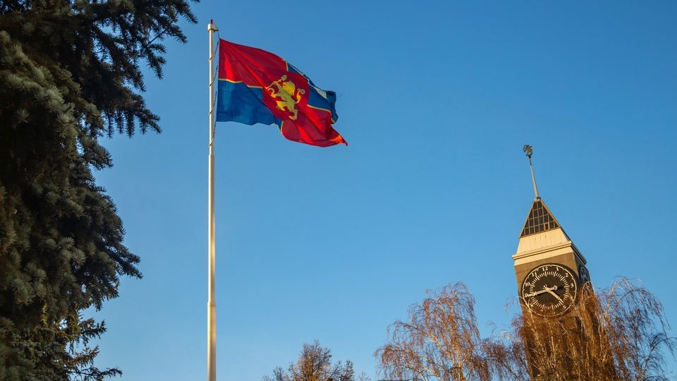 Главные часы Красноярска сменили мелодию в честь 8 Марта