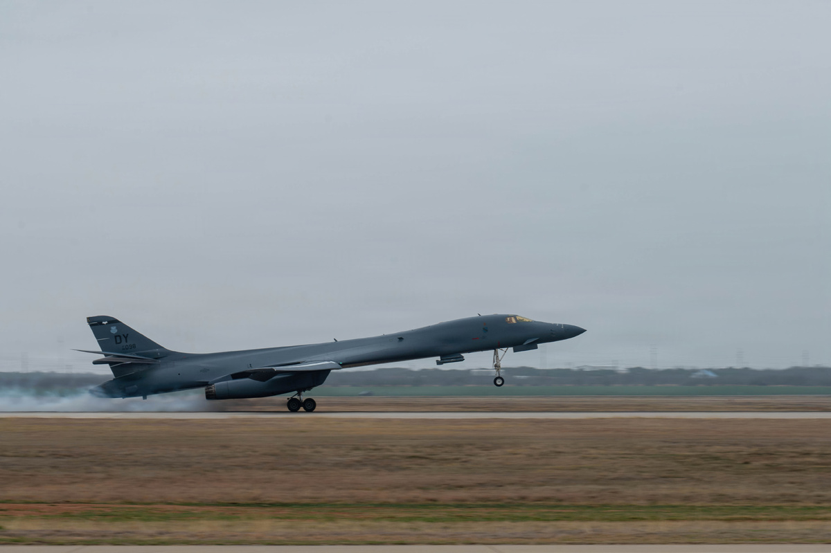    Бомбардировщик США B-1 Lancer