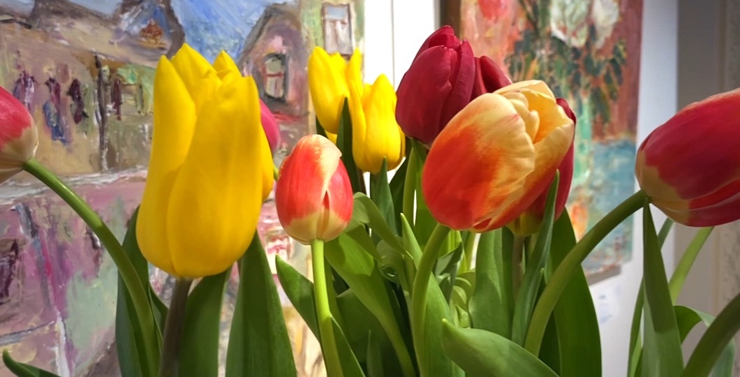 Спикер Заксобрания поздравил красноярок с 8 Марта