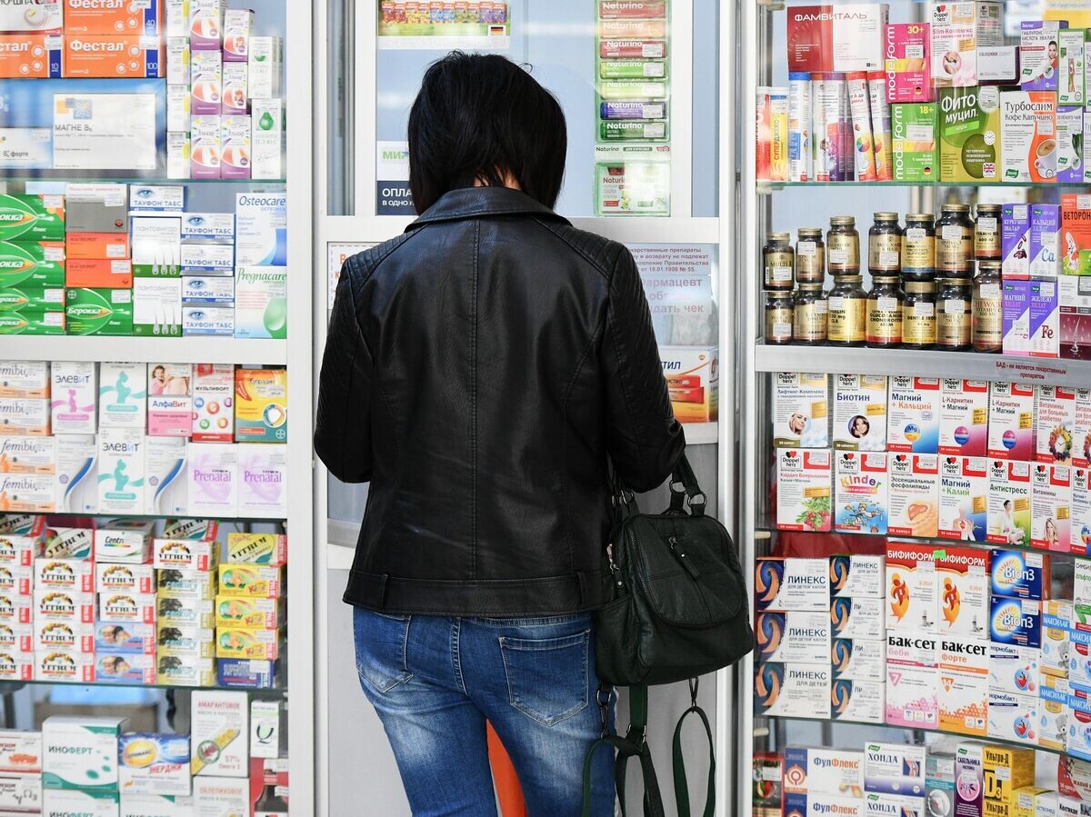    Продажа лекарств в аптеке | © РИА Новости / Константин Михальчевский